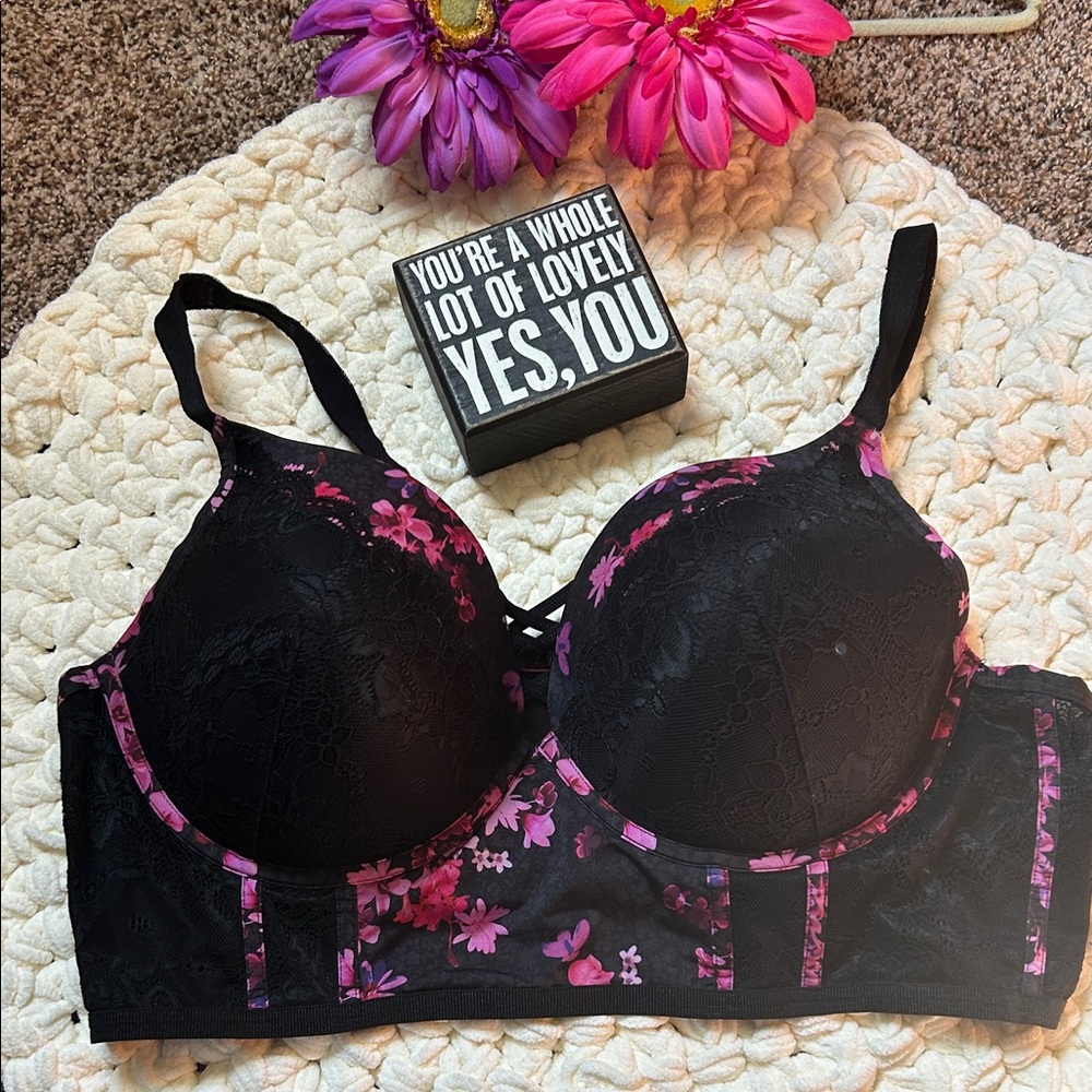 Torrid XO push up bra, floral Lace Black and Pink